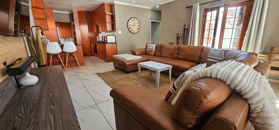 To Let 3 Bedroom Property for Rent in Safari Gardens North West
